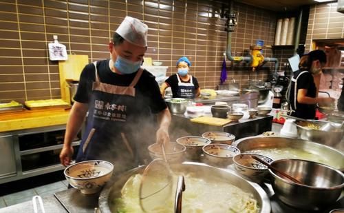 水盆羊肉|来西安旅行必吃的6种美食，每一种都独具风格，你都吃过几种？