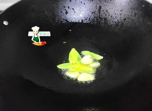 味道|秋季进补,吃牛羊肉不如吃它,炖一锅红亮鲜香,比牛肉便宜又营养