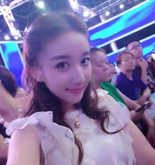  看中|《非诚勿扰》的＂最美观众＂，被导演看中后力捧，如今她怎样了？