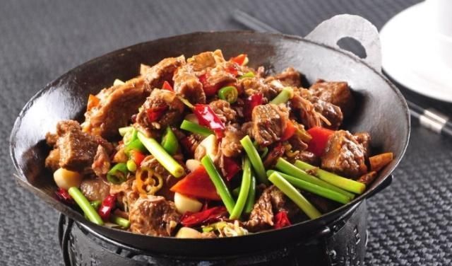  干锅|教大家干锅正宗的5种做法，香辣过瘾，好吃到舔手指，记得收藏