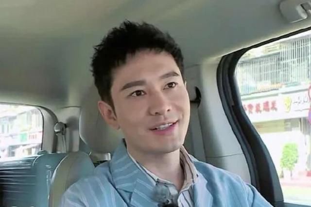  暴汗|《中餐厅》黄晓明搬18个箱子，暴汗脱妆引热议，妆前妆后判若两人