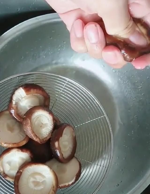  味道|味道特别棒，让你重新认识香菇和肉的组合——香菇肉丸