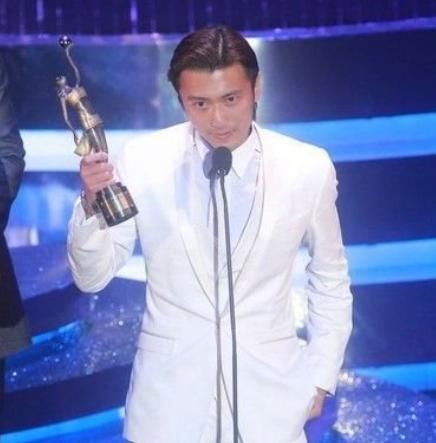  那位|《好声音2020》正式官宣，那位主动上台给学员伴奏的导师，又回来了