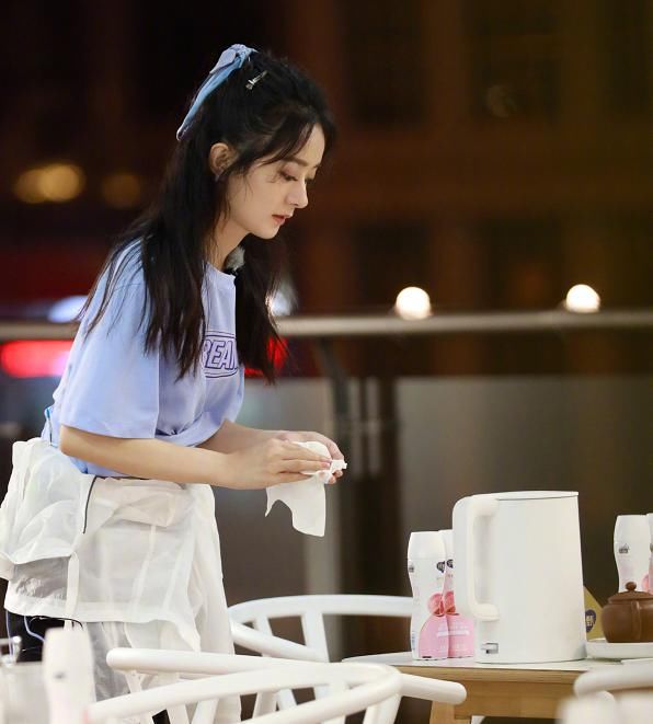  烫伤|《中餐厅》出现赵丽颖负面内容，节目组发文眼花了，你能接受吗？