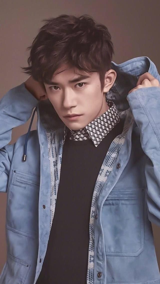 明明|易烊千玺，明明可以靠脸吃饭，他却选择难度最高的实力派路线