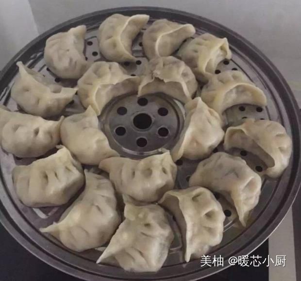  融入一些密|拌饺子馅，先放盐还是油？不要一步错步步错，难怪不入味，腥味重