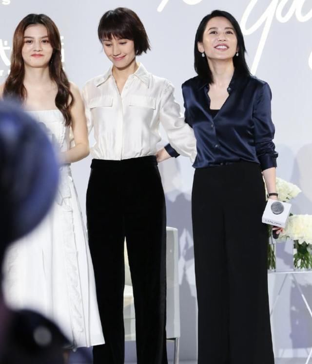 神仙|真正神仙打架！当袁泉和俞飞鸿同穿真丝衬衫，终于见识高级气质美