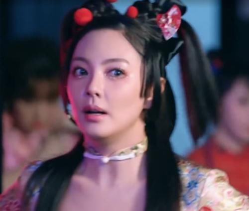  致使|《乘风破浪的姐姐》三公淘汰三人，金莎折扇掉落致使张雨绮团倒数