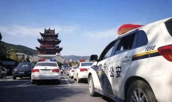 警察|警察为什么抓犯人一定要鸣笛？不怕坏人逃跑吗？说出来你可能不信