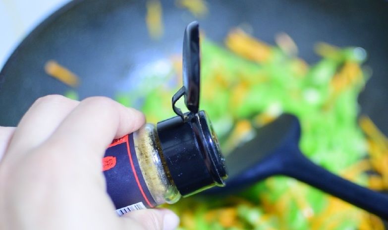 青椒鸡蛋卤|这个卤的打卤面，既清香又美味，滑溜溜的真香