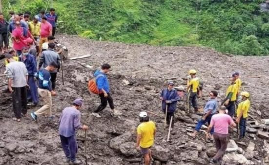  身亡|1家7口晚上睡觉时被活埋身亡，最小孩子仅10岁