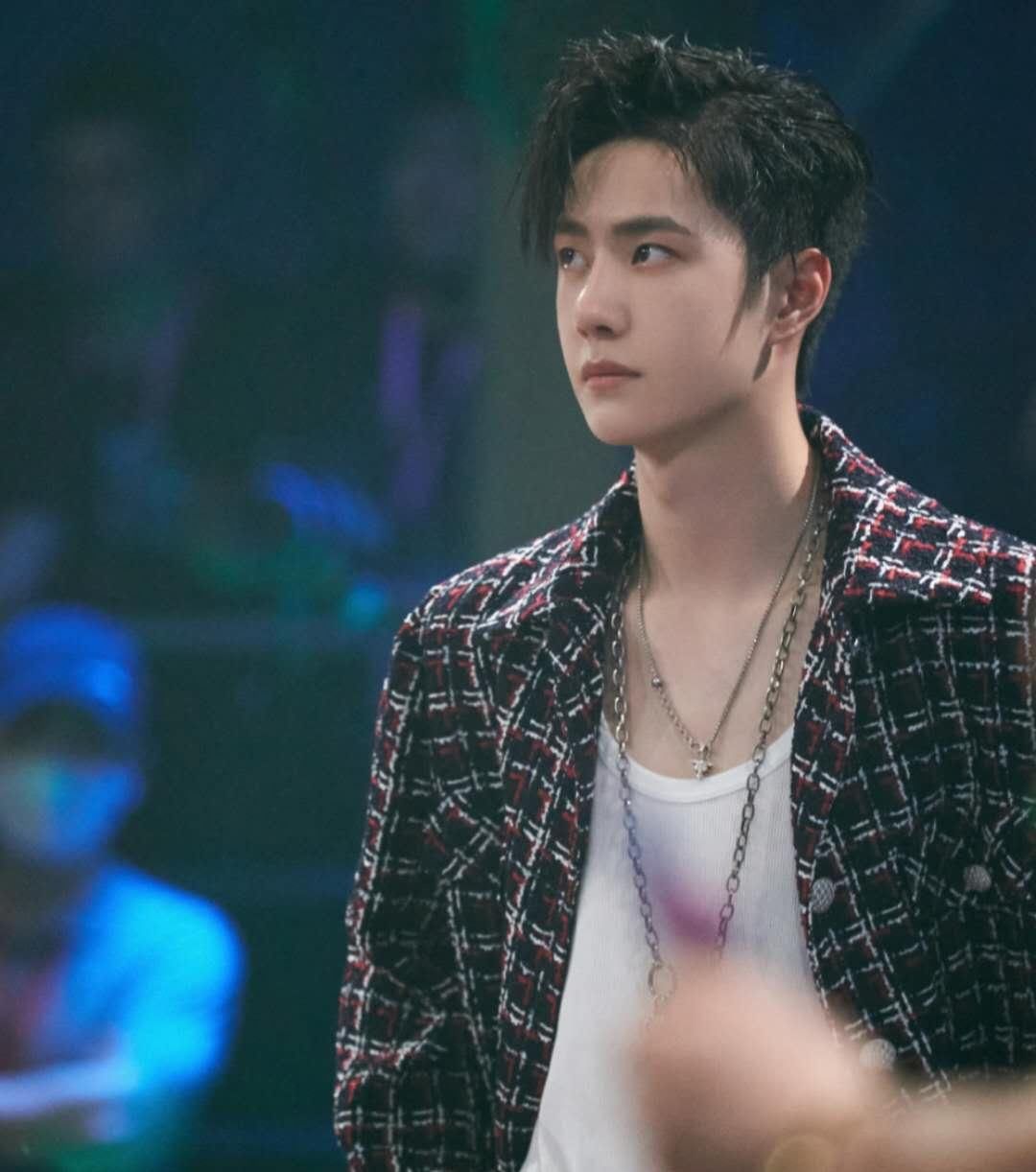  在内|巅峰对决！蔡徐坤王一博谁才是内娱真顶流？肖战不算在内