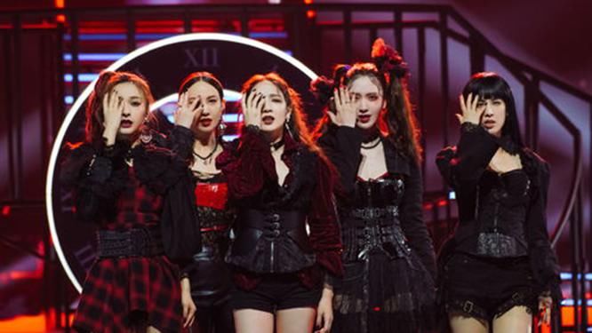  姐姐|《浪姐》最让人不满的，不是掉扇子的金莎，而是全程划水的伊能静