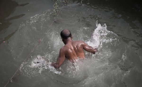  受伤|受伤的文明：印度