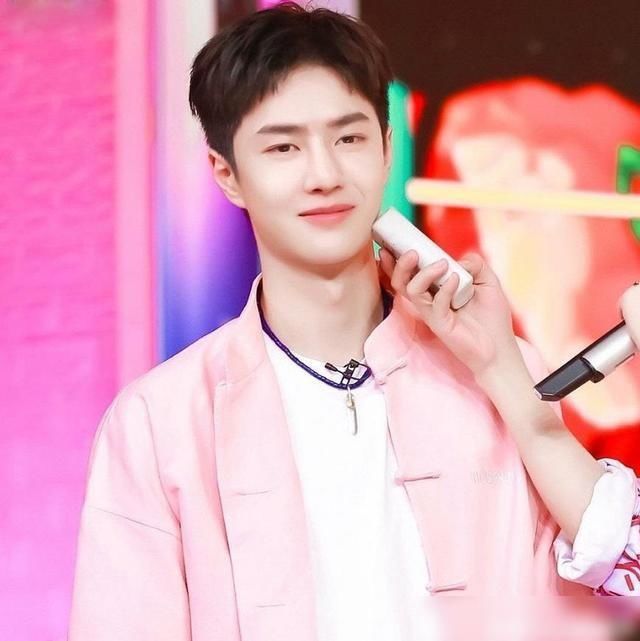  笑容|《天天向上》王一博甜度测试超标，治愈系笑容好甜，王甜甜石锤！