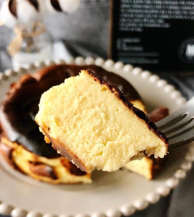  奶油奶酪|网红巴斯克芝士蛋糕，自带烟熏感的奶香芝士，做法竟然这么简单