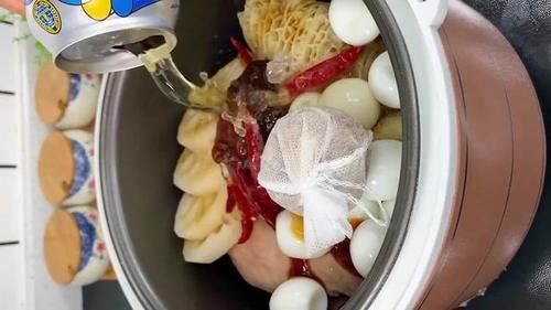 电饭锅|教你在家做卤味拼盘,香辣味美咸香入味,1口电饭锅就能轻松搞定