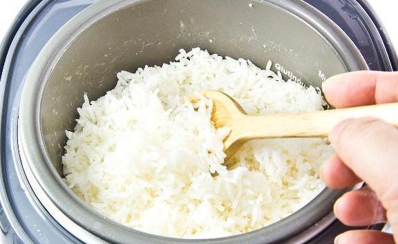 搞错|过夜的米饭能不能吃?好多人都搞错了,看了别忘告诉家里人