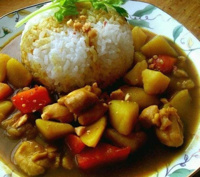  难度|今天吃咖喱鸡肉饭，咖喱营养均衡的快手菜，几乎没难度5分钟搞定