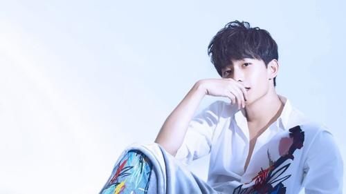  今夏|郑爽森系造型像少女，杨洋背带裤重返18岁！今夏是年少的甜汽水味