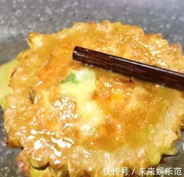  鸡蛋|吃腻了鸡蛋炒苦瓜，不妨来试试苦瓜鸡蛋饼