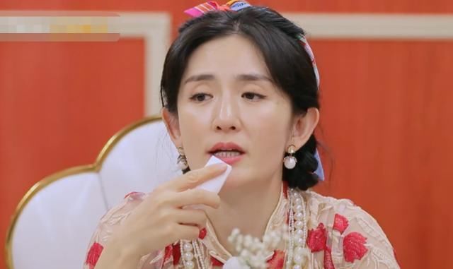  掩盖|张杰不在打不开电视，谢娜被宠成废物的背后，是恩爱还是掩盖？