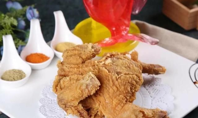 炸鸡|同样是炸鸡，华莱士，肯德基，叫了只鸡，一对比就知差距一目了然