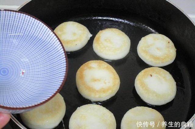 糯米粉|糯米粉这样做,比汤圆好吃多了,我家儿子连吃了5个才停嘴