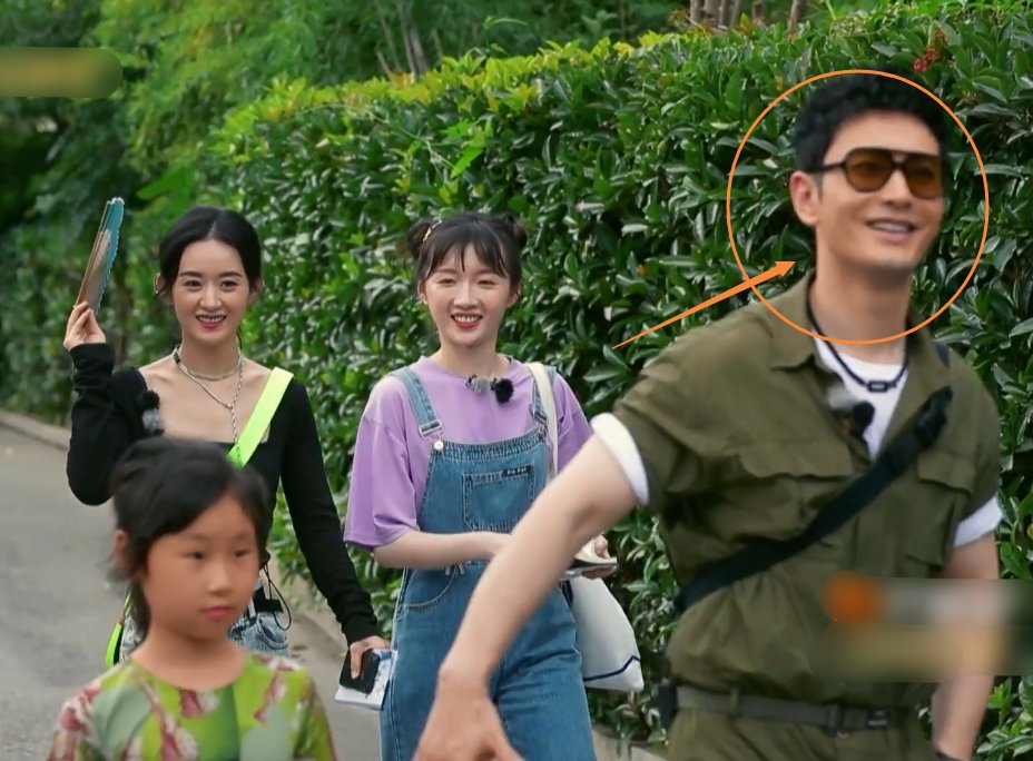  节目|黄晓明直言想多一个女儿，被赵丽颖起哄后，脸上表情透露夫妻关系