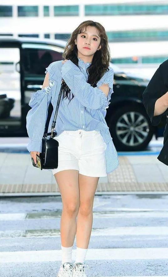 脱粉|本以为宋雨琦减肥成功,谁知穿上“奶油袜”,看完小腿我脱粉了