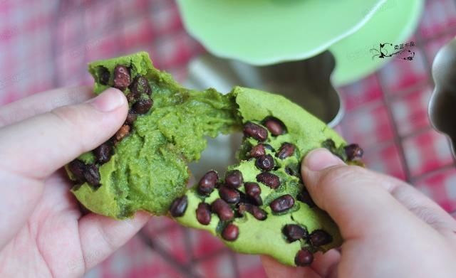 简单|这糯米糕太好吃啦！外酥内软，粘粘糯糯，比蛋糕都好吃，制作简单