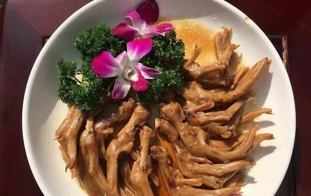  美味的卤水|让舌尖痛快的美味！教你营养好吃的卤水鹅掌，孩子天天嚷着吃不够