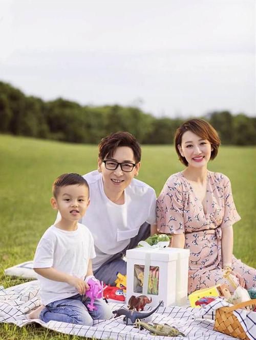  灶具|带你看看李好现实的家，厨房灶具旁还做防护罩，对老婆太贴心了