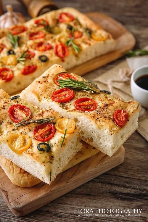 愉悦|超快手意式佛卡夏面包，外酥内软让人一下子就心情愉悦、胃口大开