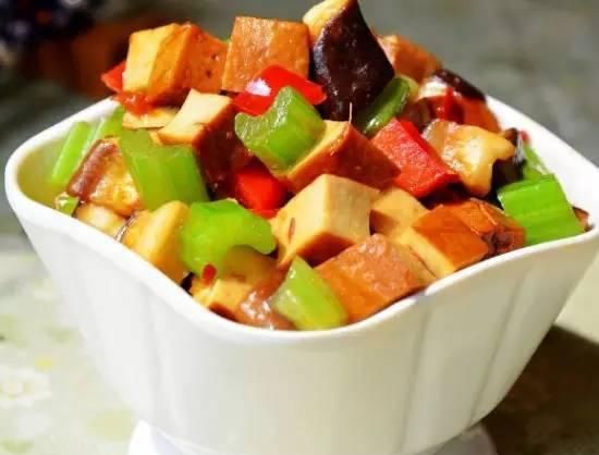  倒入|推荐菜肴32道, 易学易做分分钟教你做大餐, 每顿饭都光盘