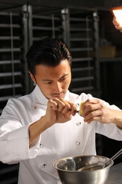  节目|是谁？谢霆锋曝年轻艺人耍大牌，分享其夸张排场：以为自己是谁吗