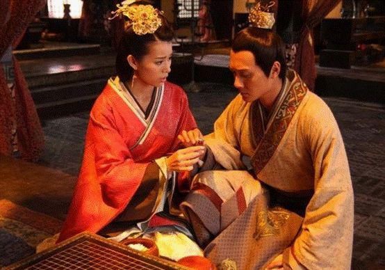  演员|李成儒的一声“老师”，对胡杏儿来说，不过是锦上添花