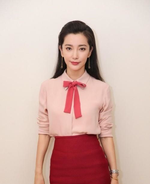 显白|黑黄皮就不能随心所欲穿衣?参考佟丽娅的选色技巧,让你显白N倍