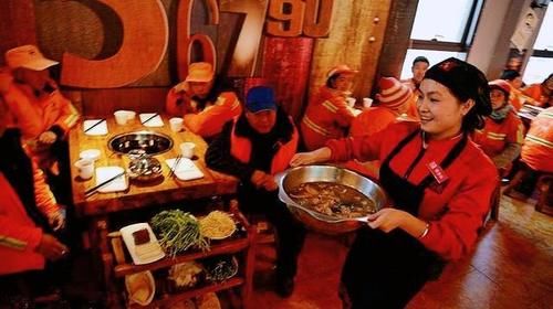要走:吃了多年火锅,才知道,服务员问需要“加汤”吗?原来是在暗示