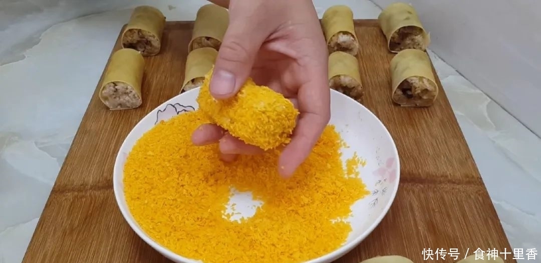 个个|糯米又出新吃法,加2把红枣,个个焦脆又软糯,出锅孩子抢着吃!