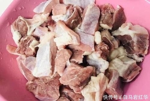 牢记|炖牛肉时,要牢记别放这两种调料,加它们等于毁牛肉,很多人踩坑