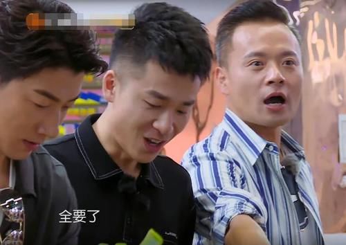  大厨|中餐厅厨师地位差距大？张亮买鱼养着玩，林大厨买5元的菜被询问