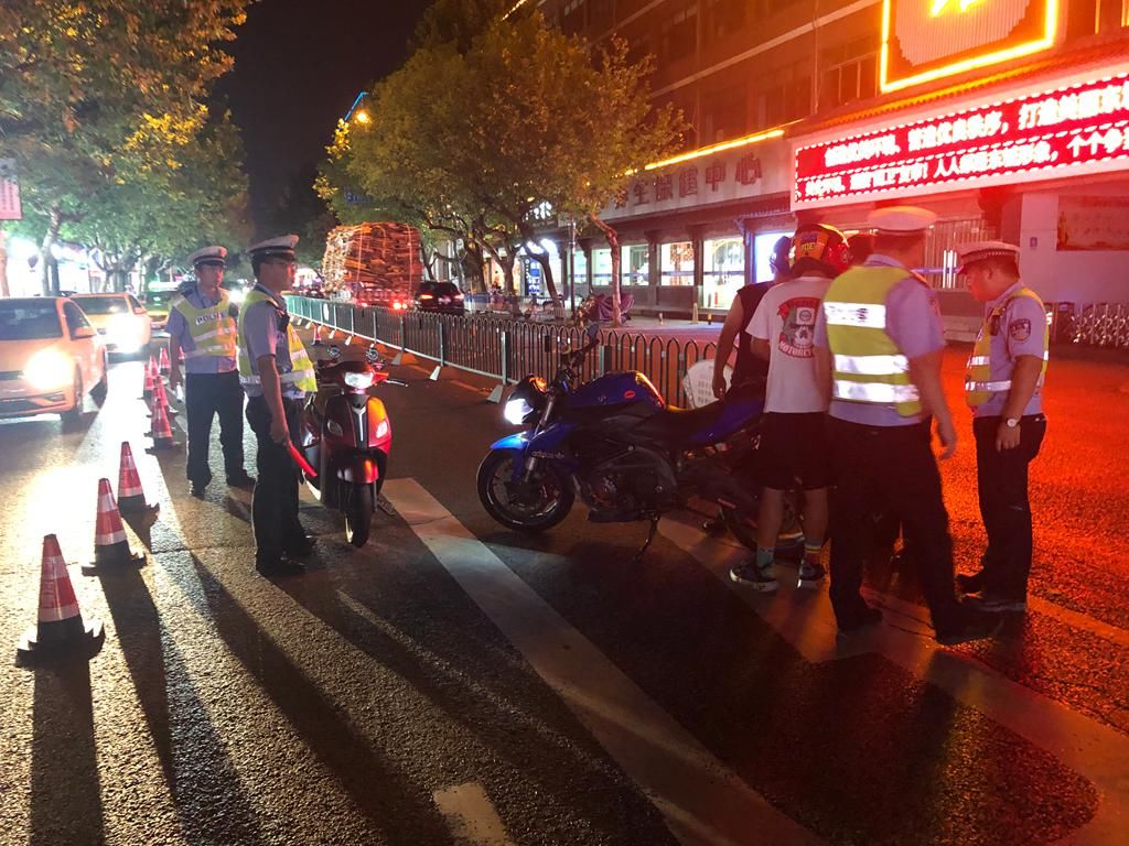  查获|“炸街车”夜晚轰鸣扰民，交警一夜查获9辆