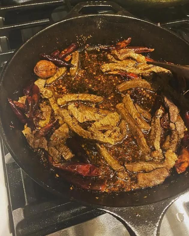  明星|原来大明星做饭也跟我们一样啊~