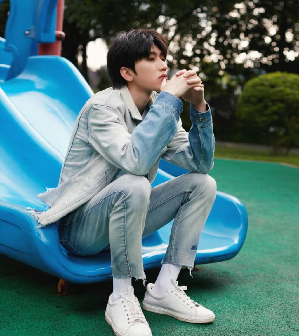  常驻综艺|蔡徐坤陈立农跑男合体，还记得大厂里那些CP吗?毕侃上了热搜