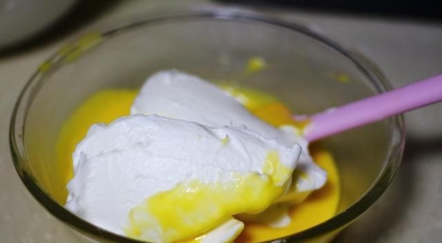 用刮刀|按照这个配方做的古早蛋糕,不塌陷,不开裂,像棉花一样柔软Q弹