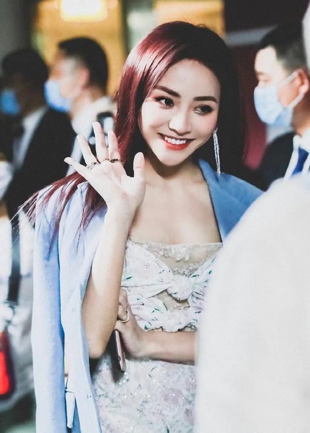  综艺|The9首次合体，参加综艺《非日常派对》，发布会上白蓝穿搭超清爽