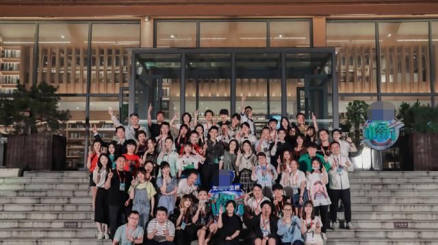  中餐厅|《中餐厅》媒体见面会生图赵丽颖颜值不扛打, 皮肤黑个子小腿短缺点全暴露