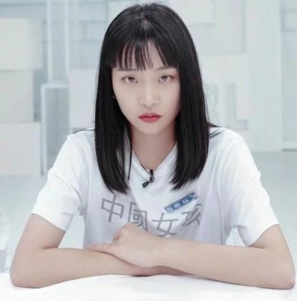  耗着|何炅：签约100个艺人，只捧红一位，剩下99位耗着，这就是现实