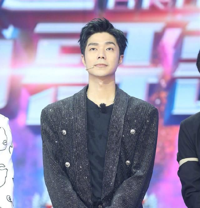  主持人|袁成杰或将成《天天》新主持，自然抛梗综艺感强，与王一博反差大